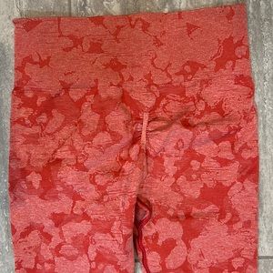 Gymshark high waisted training pants with butt enhance fabric. Size S